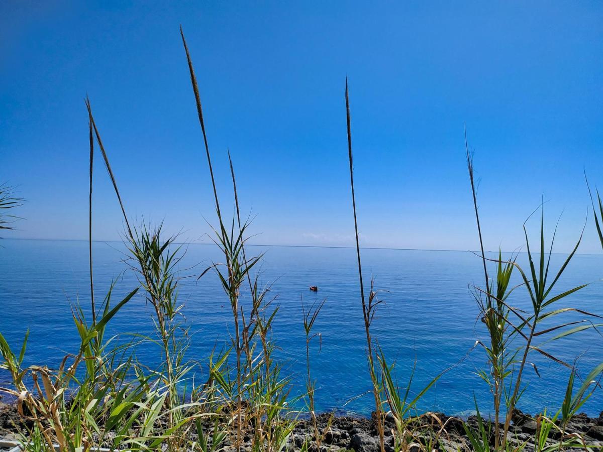 Marina Di Andrano - Alisso, Casa Vista Mare Con Parcheggio Privato E Wifi Villa Exterior photo