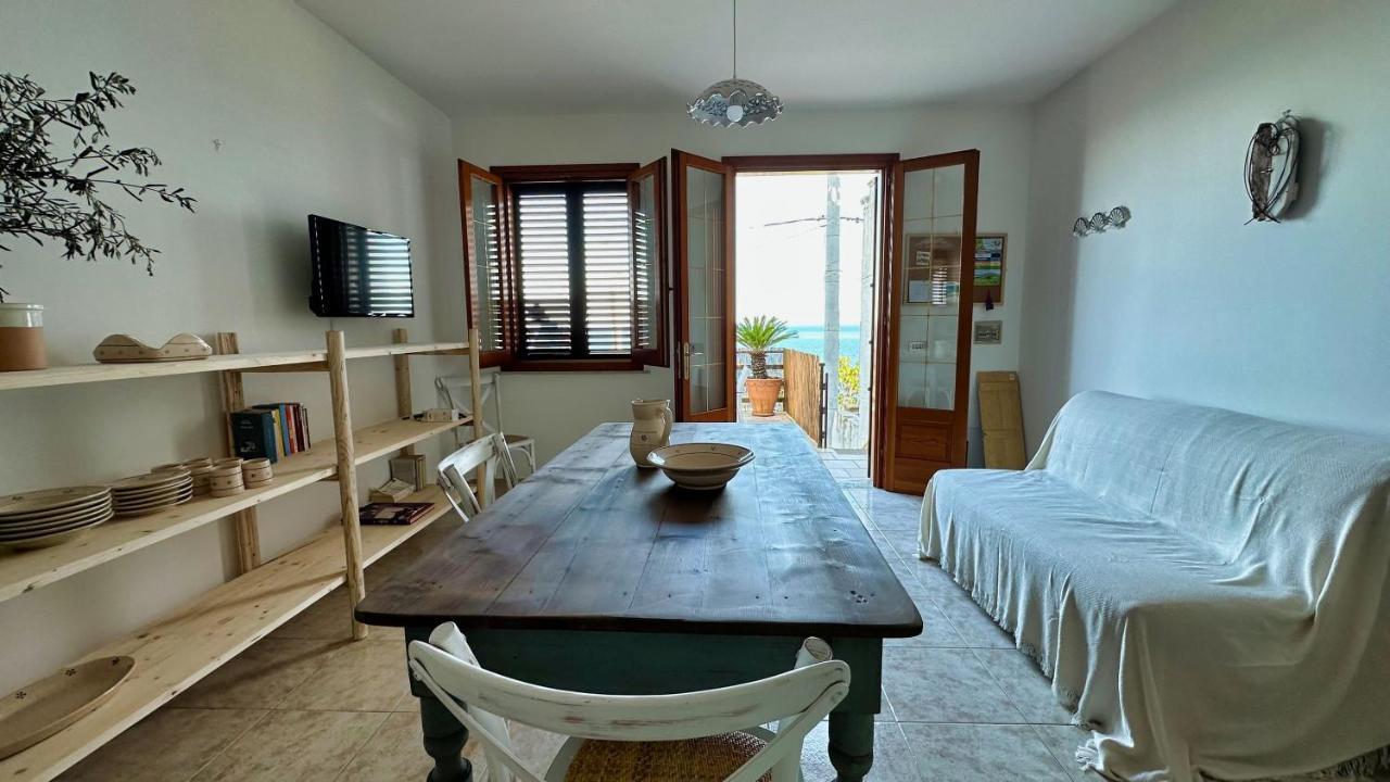 Marina Di Andrano - Alisso, Casa Vista Mare Con Parcheggio Privato E Wifi Villa Exterior photo