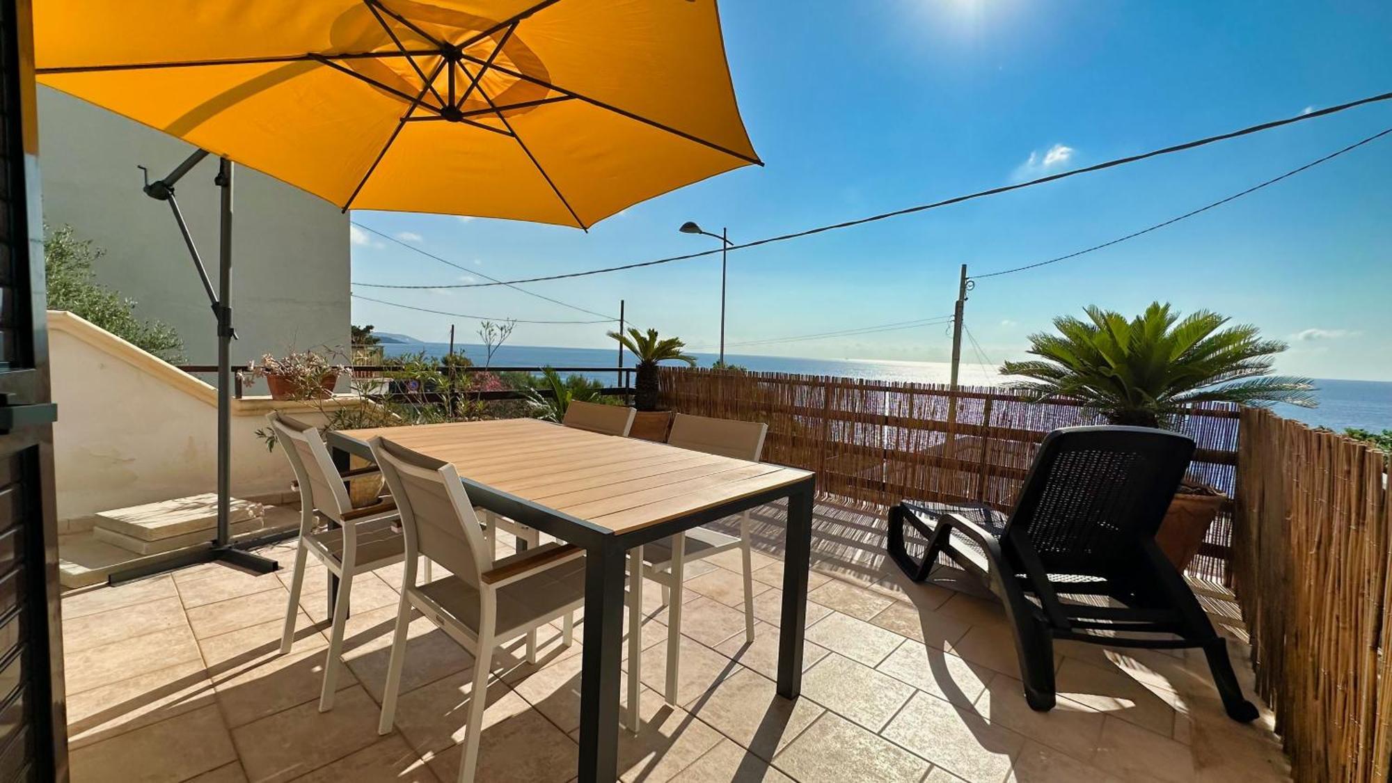 Marina Di Andrano - Alisso, Casa Vista Mare Con Parcheggio Privato E Wifi Villa Exterior photo
